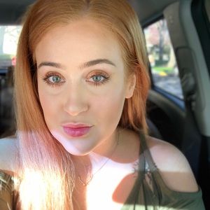 Meet your Posher, Kayla